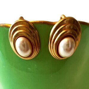 Vintage 1960's Gold Tone and Faux Pearl Clip On Earrings